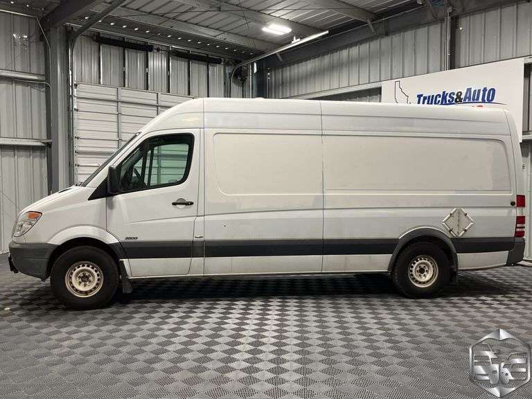 2010 Mercedes-Benz Sprinter 2500 Cargo