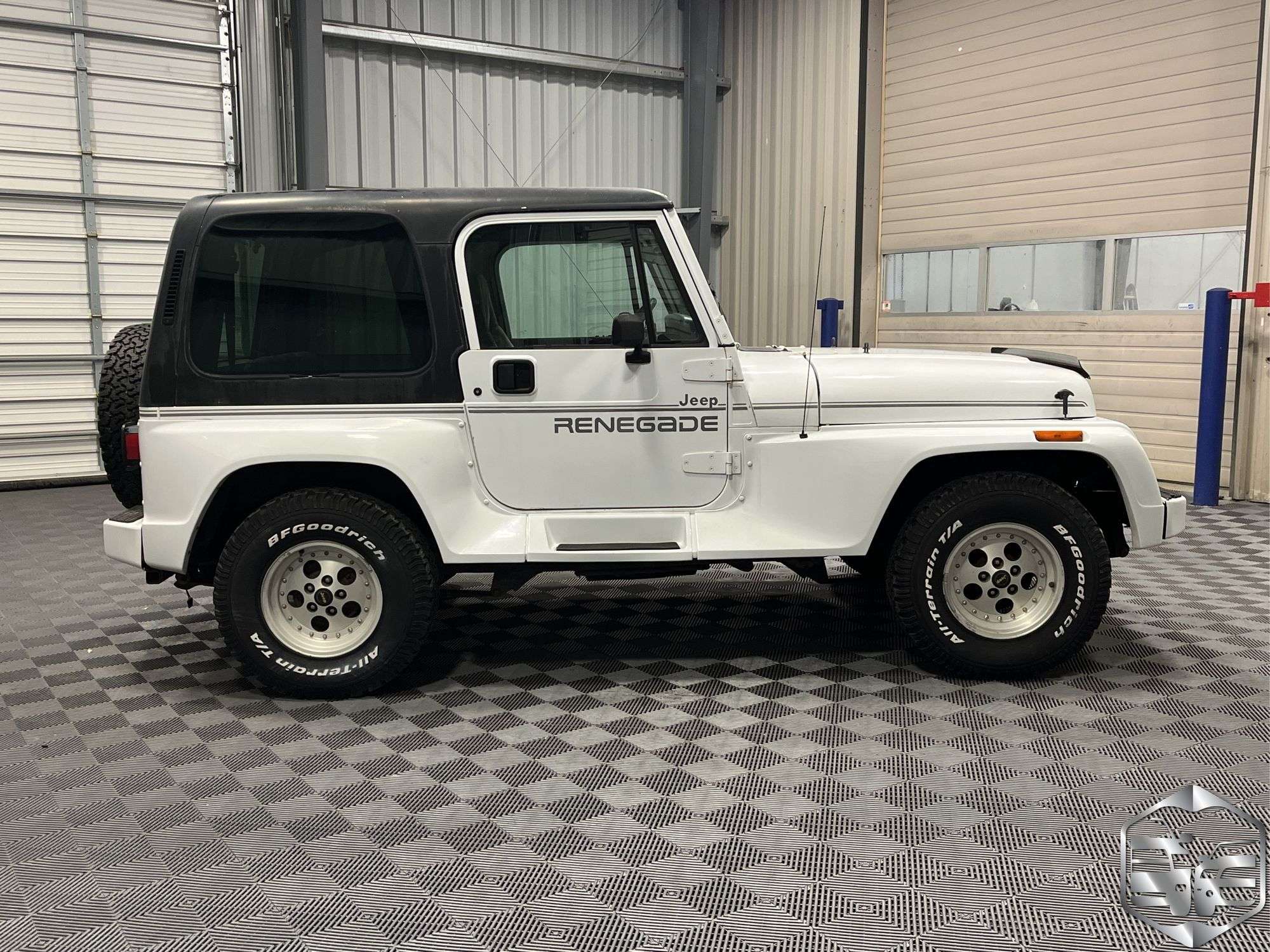 1993 Jeep Wrangler Renegade - Trucks & Auto Auctions