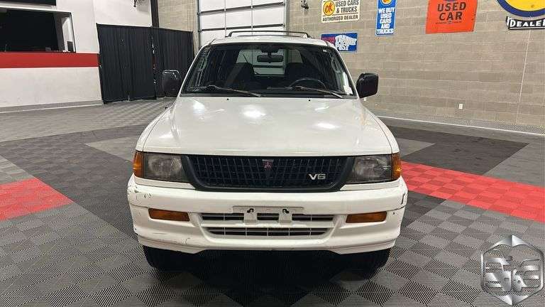 三菱自動車MONTEROモンテロ 模型 2台 Mitsubishi Montero Sport 3D Model - 3DCADBrowser