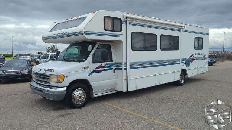 1999  Ford  E450 Super Duty   Winnebago Minnie