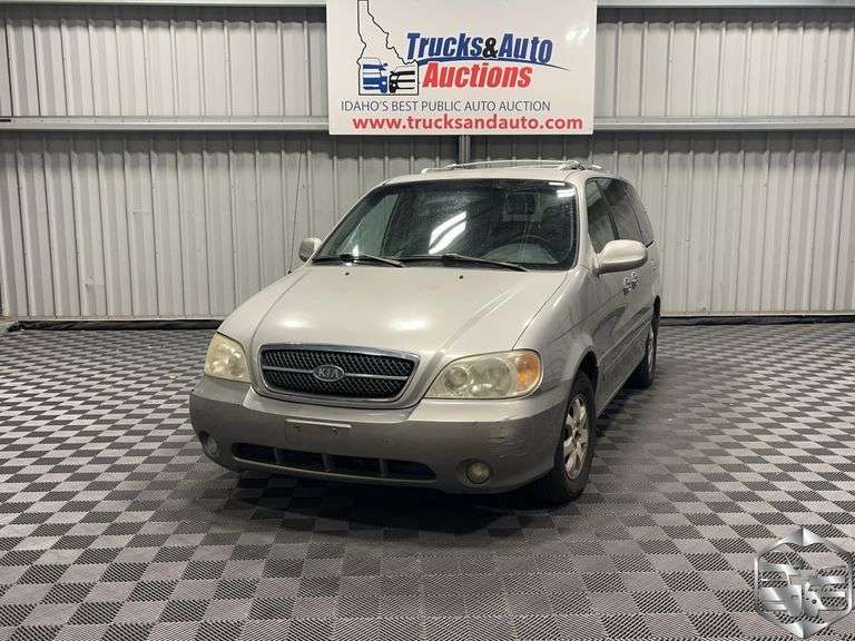 2005  Kia  Sedona  EX