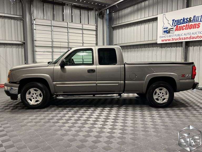 2007  Chevrolet  Silverado 1500 Classic  WT