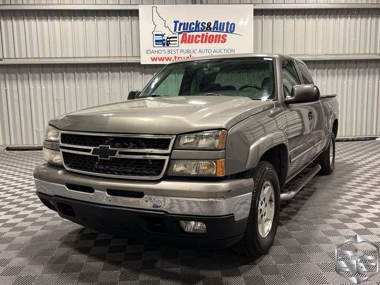 2007  Chevrolet  Silverado 1500 Classic  WT