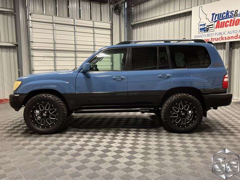 2004  Toyota  Land Cruiser