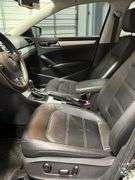 2013  Volkswagen  Passat  SE
