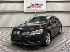 2013  Volkswagen  Passat  SE