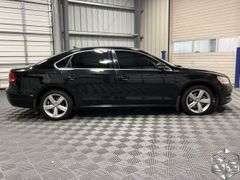 2013  Volkswagen  Passat  SE