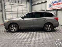 2017  Nissan  Pathfinder  SV