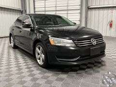 2013  Volkswagen  Passat  SE
