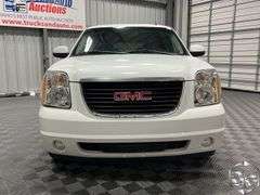 2011  GMC  Yukon XL  SLT