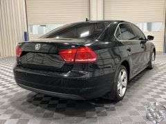 2013  Volkswagen  Passat  SE