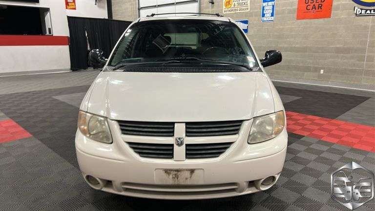 2005  Dodge  Grand Caravan   SXT