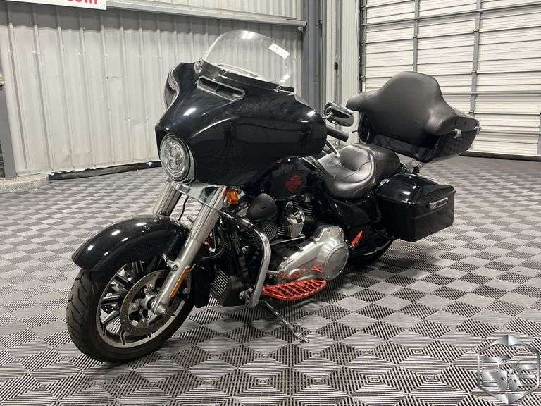 2021  Harley-Davidson  FLHT