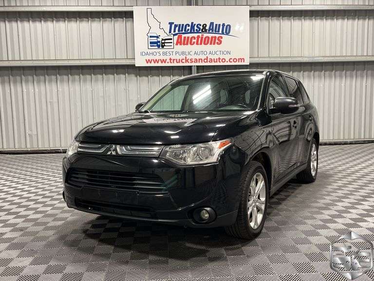 2014  Mitsubishi  Outlander  SE