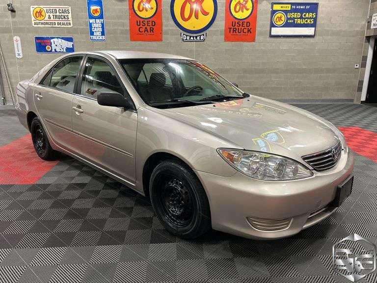 2005  Toyota  Camry  LE