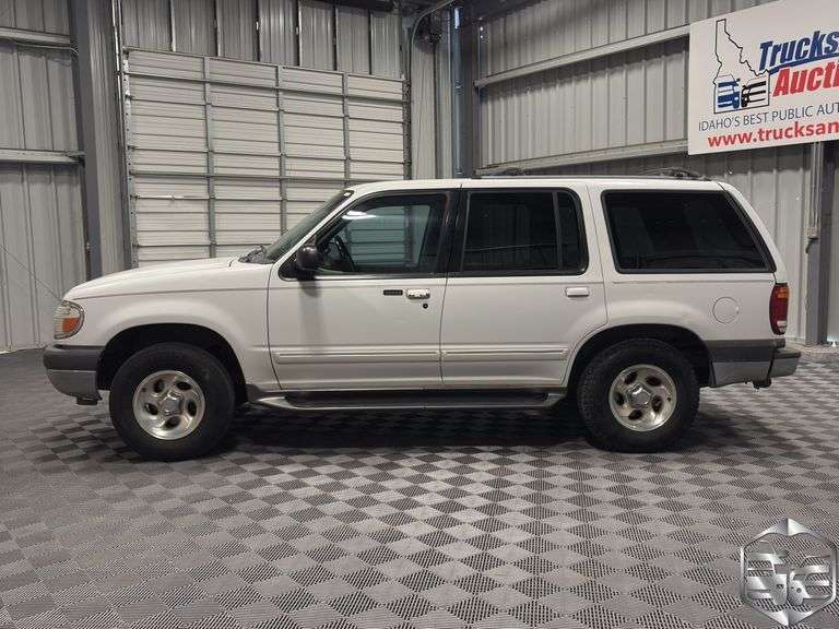 2000  Ford  Explorer  XLT