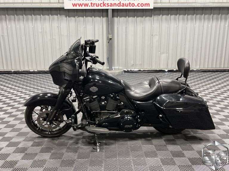 2021  Harley-Davidson  FLHXS