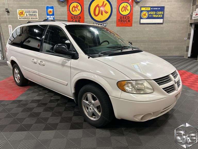 2005  Dodge  Grand Caravan   SXT