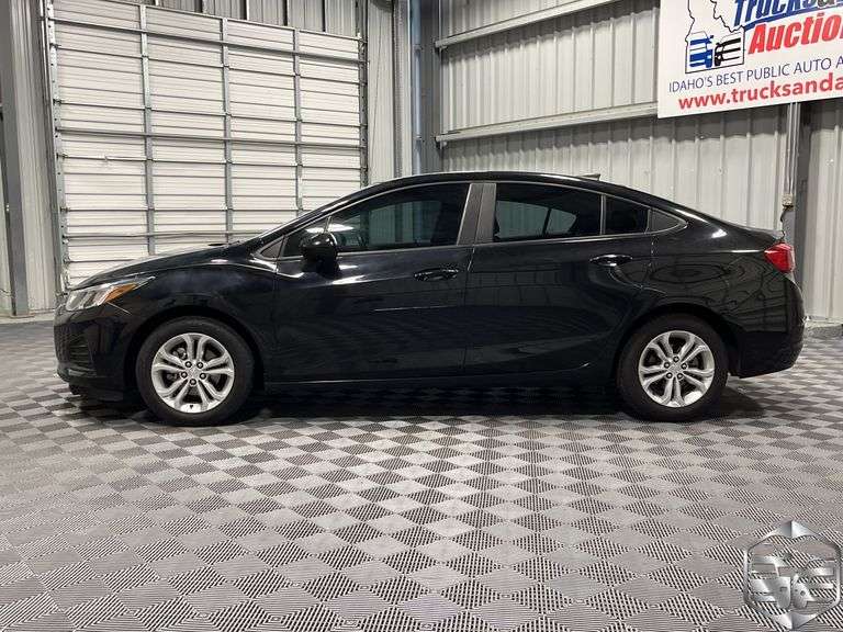 2019  Chevrolet  Cruze  LS