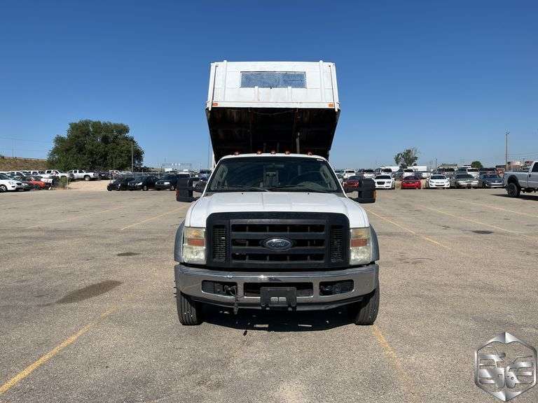 2008  Ford  F550 Super Duty    W/ Dump Bed