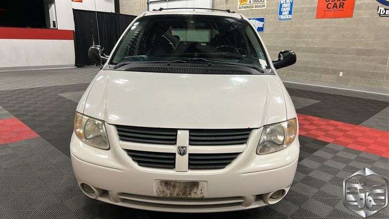 2005  Dodge  Grand Caravan   SXT