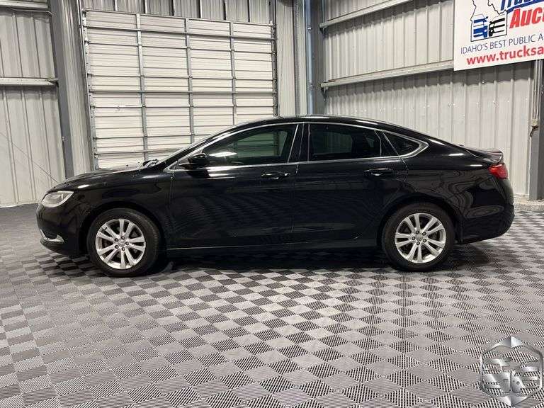 2016  Chrysler  200  Limited