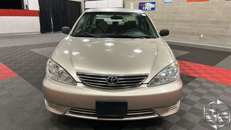 2005  Toyota  Camry  LE