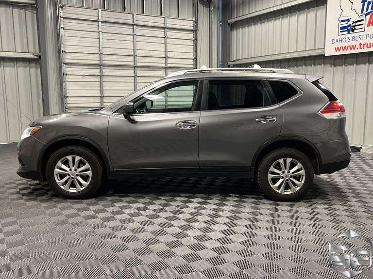 2016  Nissan  Rogue  SV