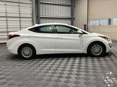 2016  Hyundai  Elantra  SE