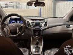2016  Hyundai  Elantra  SE