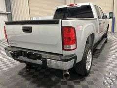 2013  GMC  Sierra 2500HD  SLE