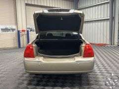 2004  Lincoln  Town Car  Signature