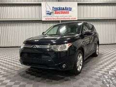 2014  Mitsubishi  Outlander  SE