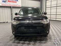 2014  Mitsubishi  Outlander  SE