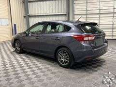 2017  Subaru  Impreza   2.0i