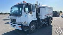 2010  Nissan   UD3300  Sweeper Truck