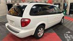 2005  Dodge  Grand Caravan   SXT
