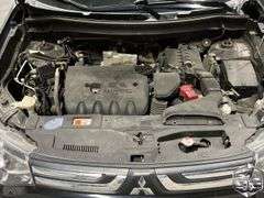 2014  Mitsubishi  Outlander  SE