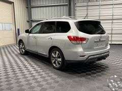 2013  Nissan  Pathfinder  Platinum
