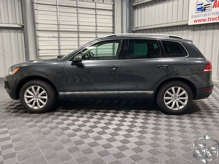 2012  Volkswagen  Touareg  VR6 Sport