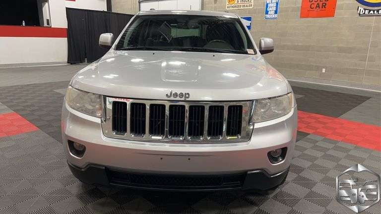 2011  Jeep  Grand Cherokee  Laredo