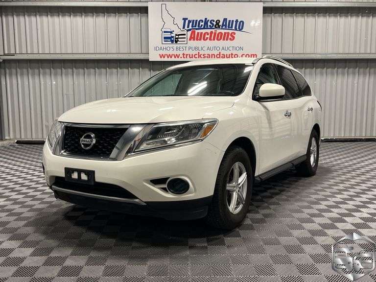 2014  Nissan  Pathfinder  SV