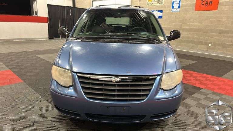 2007  Chrysler  Town & Country  LX