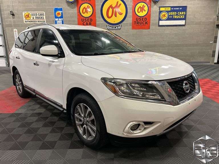 2013  Nissan  Pathfinder  SL