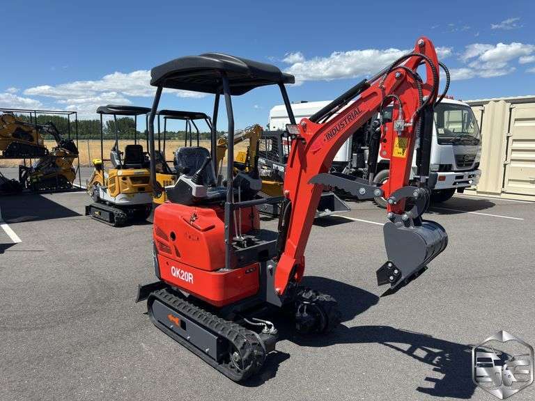 AGT Industrial QK20R Mini Excavator