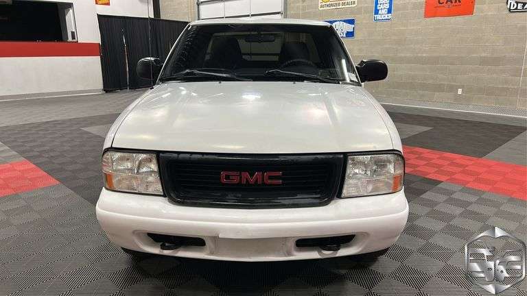 2002  GMC  Sonoma   SL
