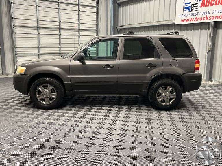 2005  Ford  Escape  XLT