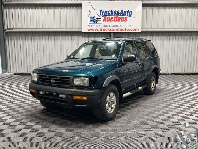 1996  Nissan  Pathfinder  LE