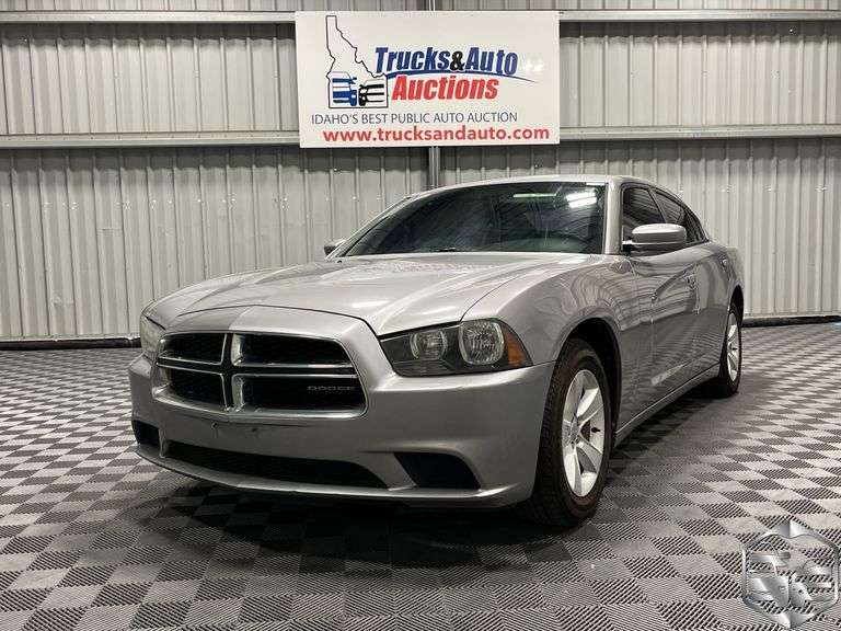2011  Dodge  Charger   SE