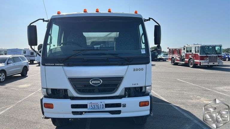 2010  Nissan   UD3300   Street Sweeper